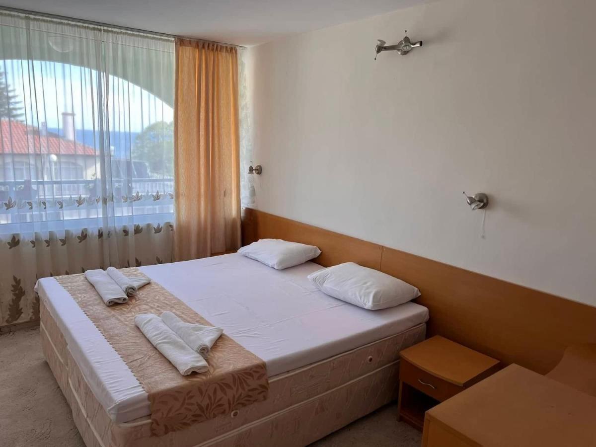 Хотел Диамант Hotel Diamond Balchik Exterior foto